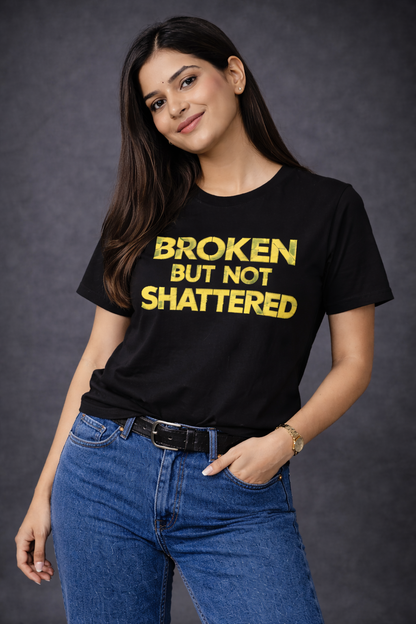 Broken Round Neck Graphic Tee | The Fifth Thread